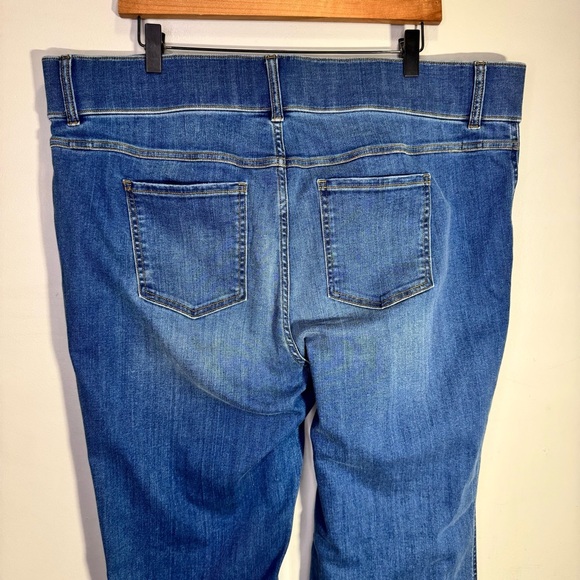 SPANXshape™ EveryWear Flare Jeans, Vintage Indigo Size 3x - Picture 8 of 12